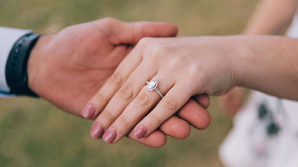 Elegant Diamond Engagement Ring